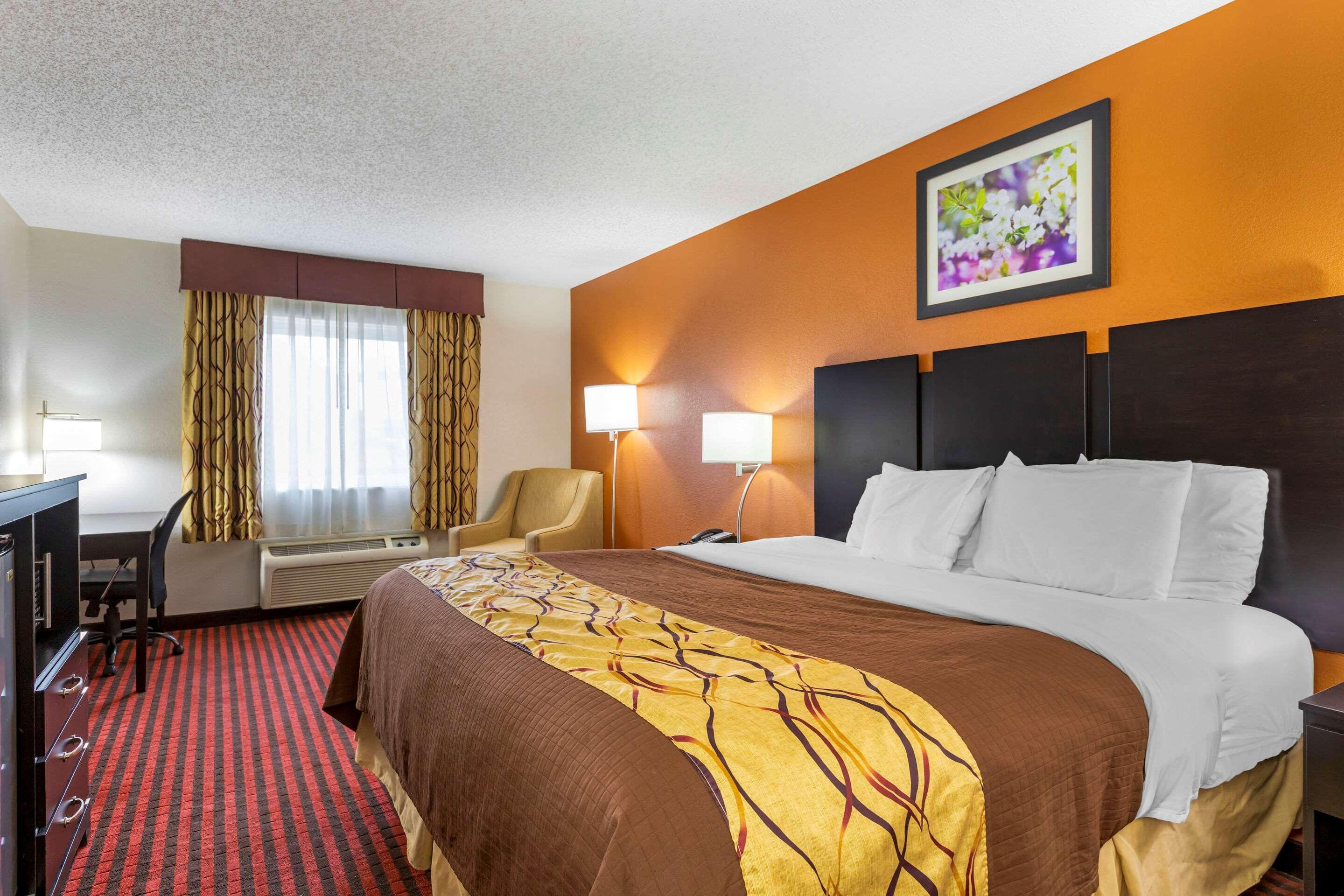 Rodeway Inn Coopersville Exterior photo