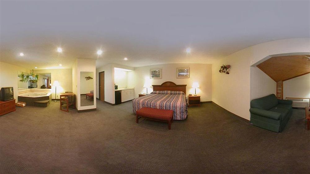 Rodeway Inn Coopersville Exterior photo
